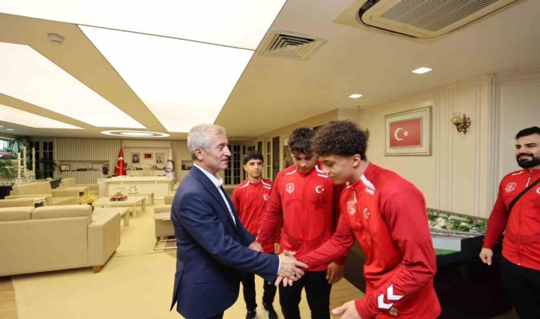 Şahinbey Belediye Başkanı Mehmet Tahmazoğlu, Hırvatistan’da düzenlenecek U17 Balkan Güreş