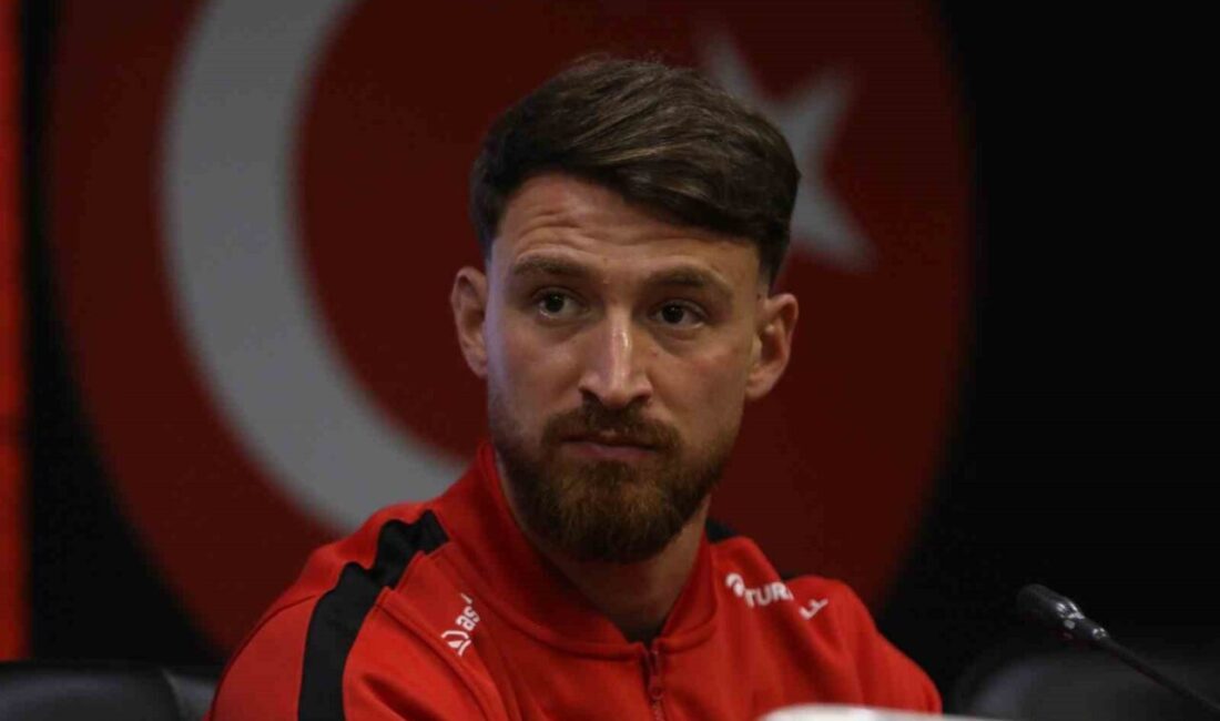A Milli Futbol Takımı oyuncularından Salih Özcan, Fransa maçı öncesi