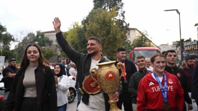 Balıkesir Büyükşehir Belediye Başkanı ve Yağlı Güreş Düzenleyen Kentler Birliği