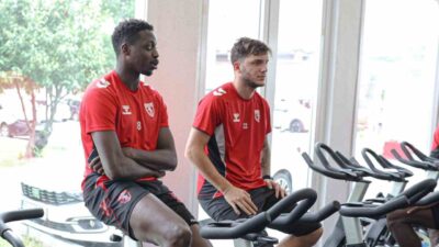 beyazlı ekip, antrenmanın ardından 1 haftalık izne ayrıldı. Süper Lig’de