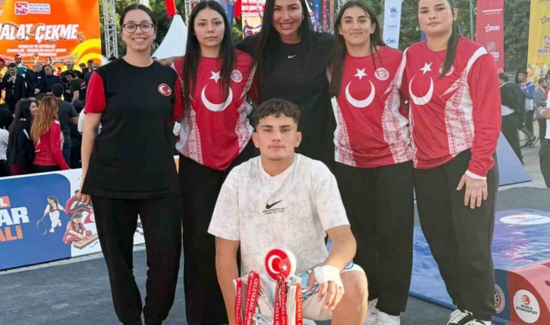 İstanbul’da düzenlenen Mas Güreşi Türkiye Şampiyonası’nda mücadele eden Samsunlu sporcular,