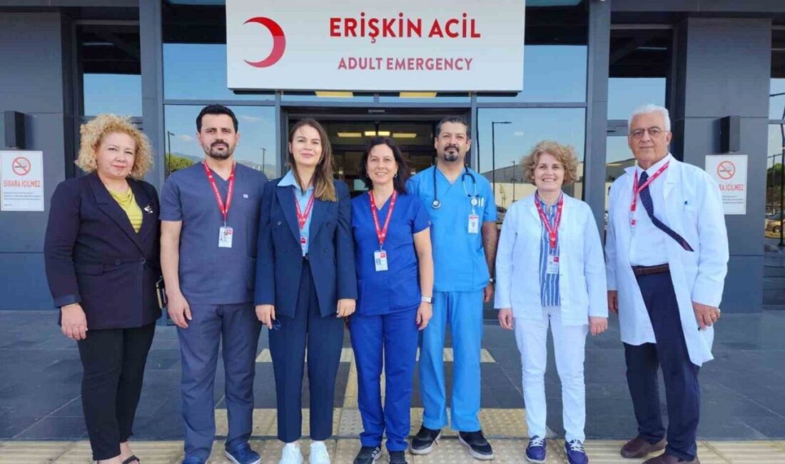 Aydın şehir Hastanesi Başhekimi Prof. Dr. Özlem Özbahçıvan, hastane yöneticileri