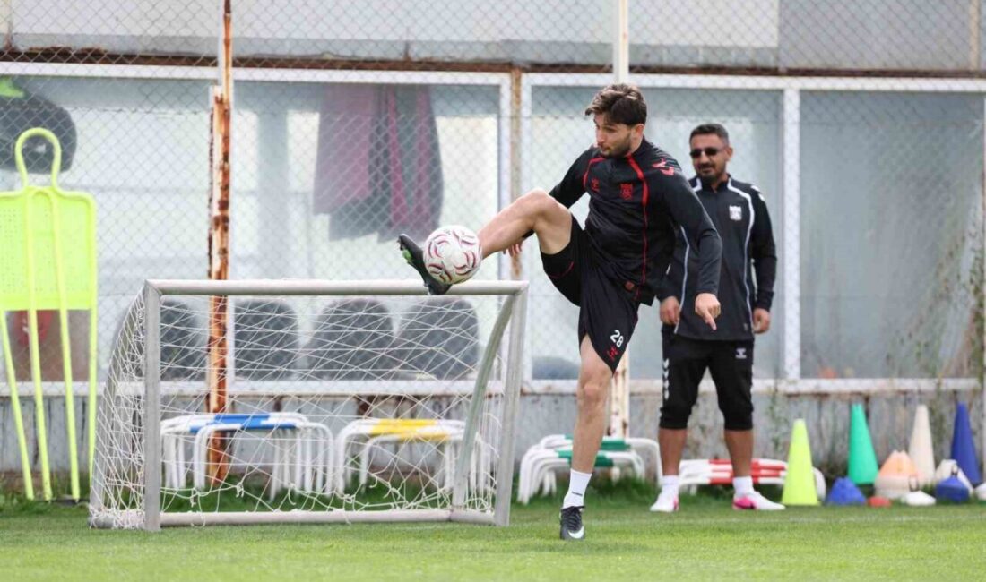 Sivasspor, milli maçlar nedeniyle lige verilen arada çalışmalarına Teknik Direktör