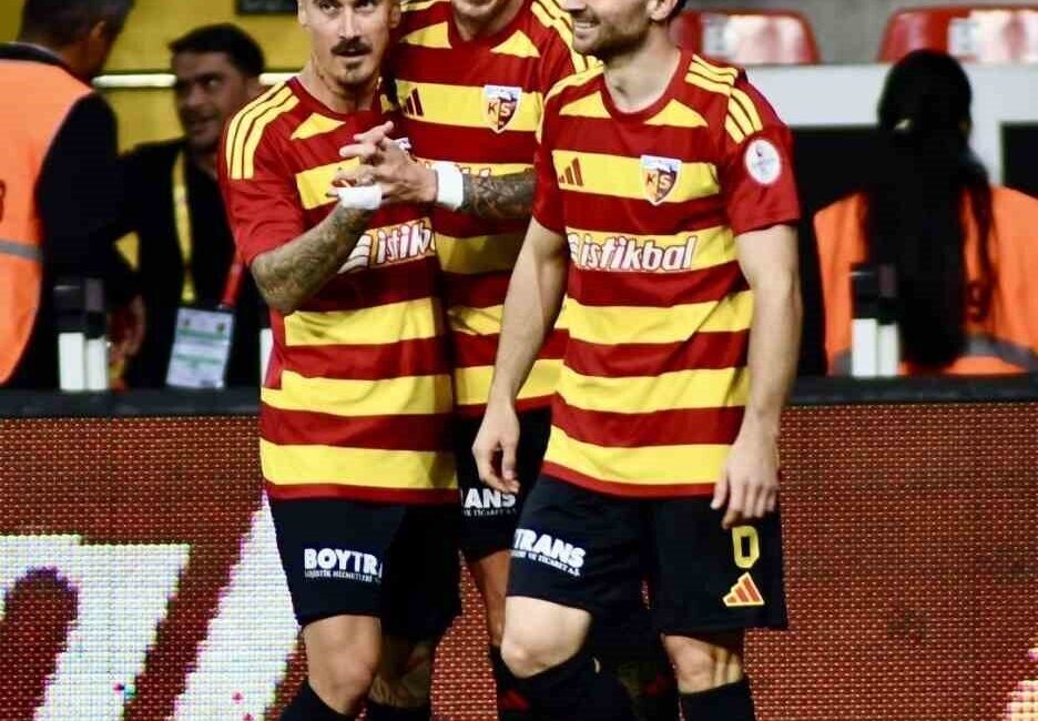 Kayserispor’un Arnavut golcüsü Taulant Seferi 7 maçta 7 gol attı.