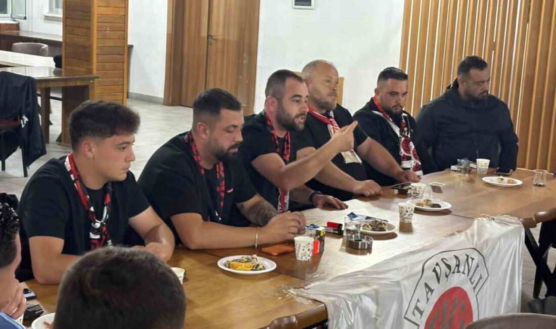 Tavşanlı’da Linyitspor tribünlerinde yeni dönem Kütahya’nın Tavşanlı ilçesinde, Profesyonelliğe Peçiş Ligi temsilcilerinden TKİ Tavşanlı Linyitspor’un