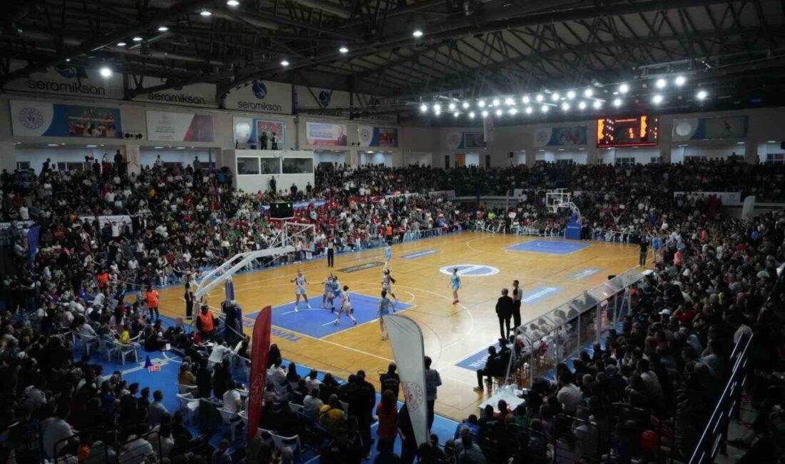 Manisa’nın Turgutlu ilçesinde, Halkbank Kadınlar Basketbol Süper Ligi’nde mücadele eden