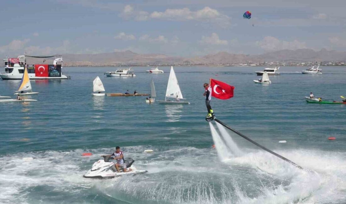 Van’da GölFest heyecanı: Türk bayrağıyla flyboard gösterisi nefes kesti Van’da bu yıl 2. kez düzenlenen GölFest, gençleri kültür, sanat