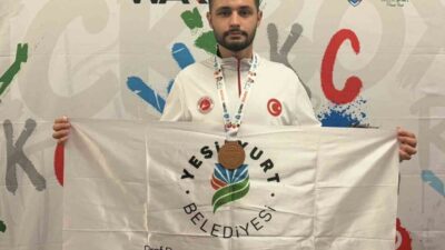 Yeşilyurt Belediyespor Kick-Boks Takımı sporcusu Ömer Faruk Yılmaz, İtalya’da düzenlenen