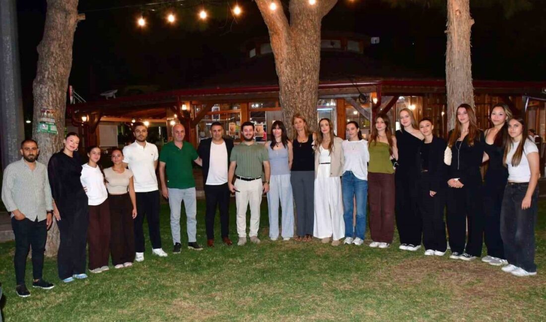 Yunusemre Belediyespor’un sultanları üst sıraları hedefliyor Yunusemre Belediyespor, Kadınlar Voleybol 2. Lig’de hedefini büyüttü. Genç ve