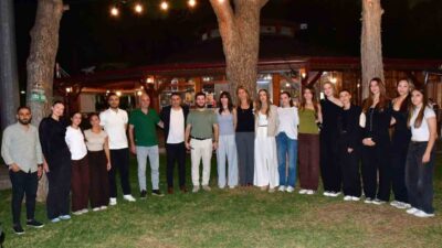 Yunusemre Belediyespor, Kadınlar Voleybol 2. Lig’de hedefini büyüttü. Genç ve