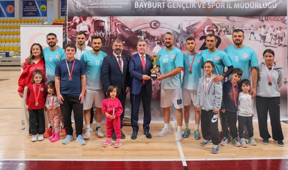 29 Ekim Cumhuriyet Kupası Voleybol Turnuvası’nın şampiyonu belli oldu Bayburt’ta 29 Ekim Cumhuriyet Bayramı etkinlikleri kapsamında düzenlenen Cumhuriyet Kupası
