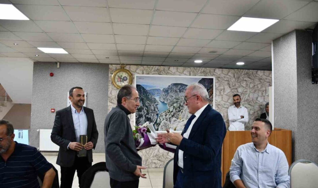 46 yıllık hekime veda programı Samsun’un Vezirköprü Devlet Hastanesi’nde görev yapan Enfeksiyon Hastalıkları Uzmanı Dr.