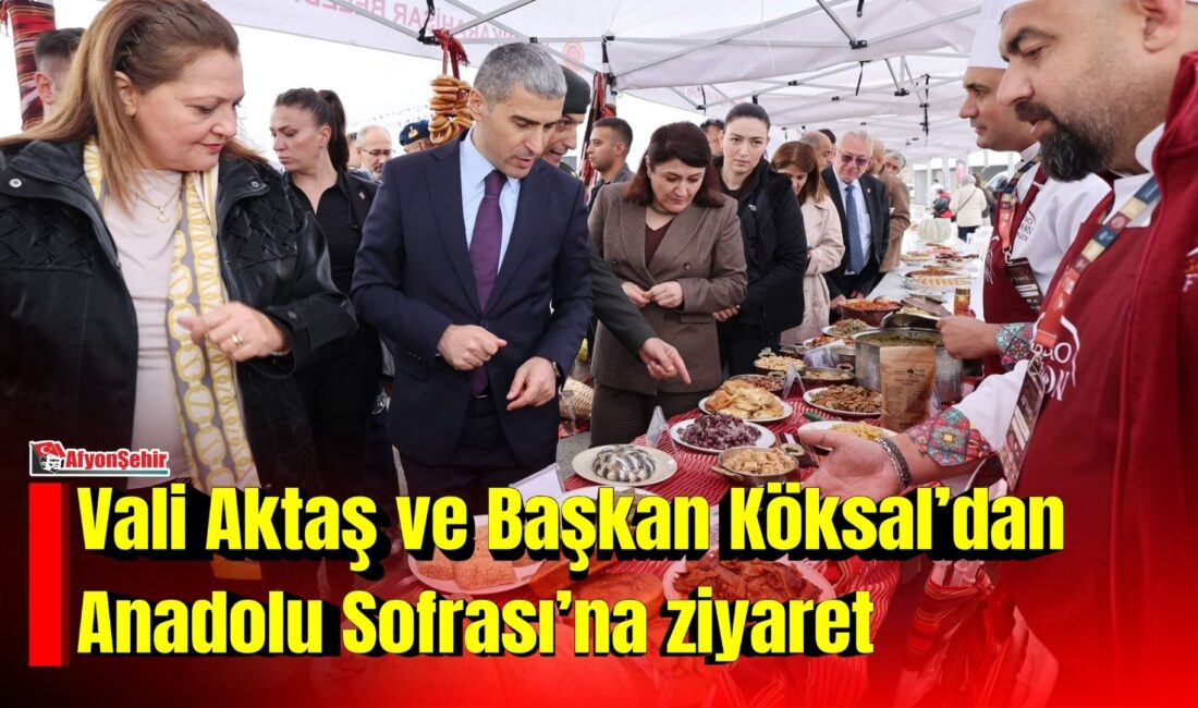 Afyonkarahisar Valisi Dr. Naci Aktaş ile eşi Nagihan Aktaş, Belediye