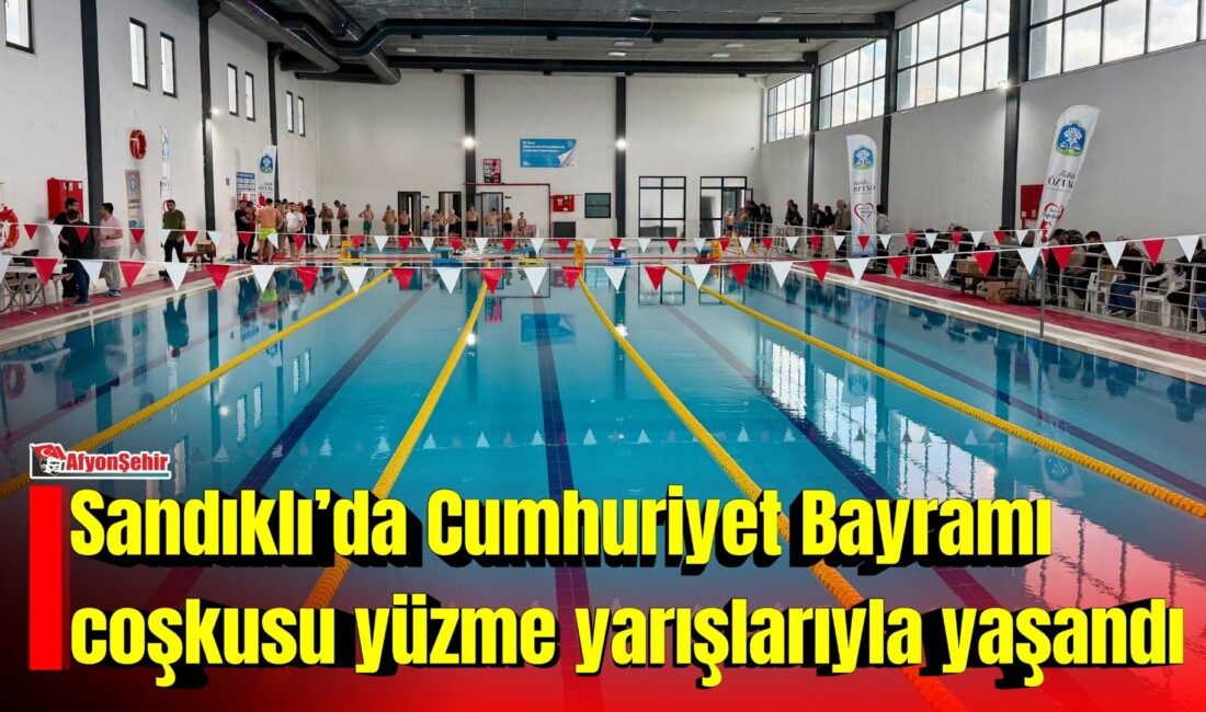 Afyonkarahisar’ın Sandıklı ilçesinde, 29 Ekim Cumhuriyet Bayramı etkinlikleri kapsamında düzenlenen