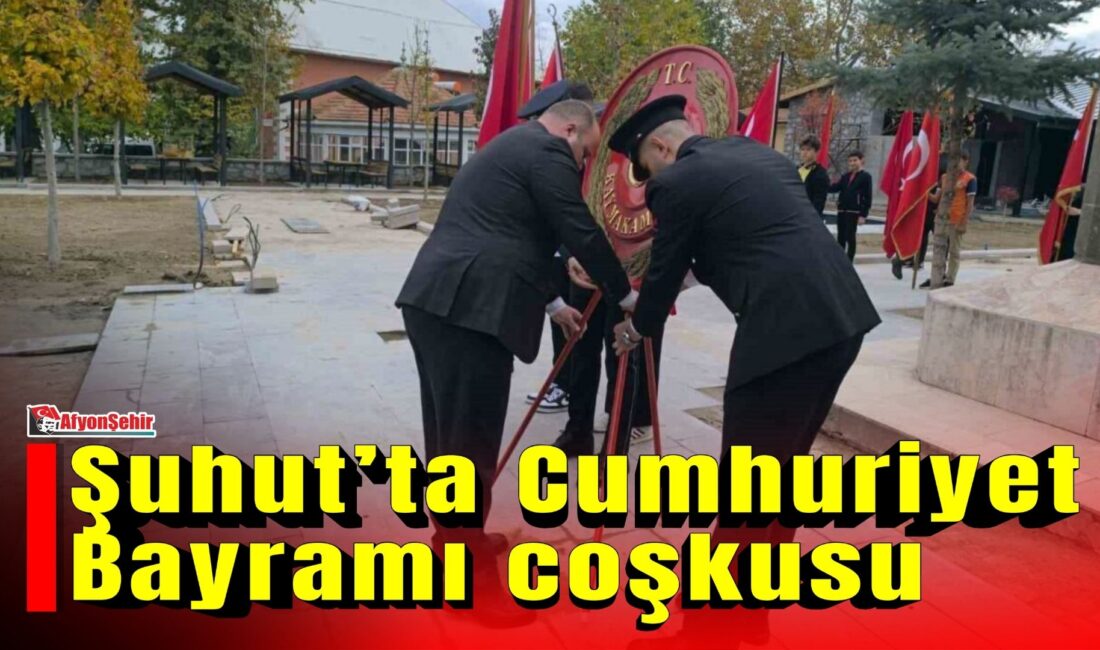 Afyonkarahisar’ın Şuhut ilçesinde, Cumhuriyet’in ilanının 103’üncü yıl dönümü dolayısıyla kutlama