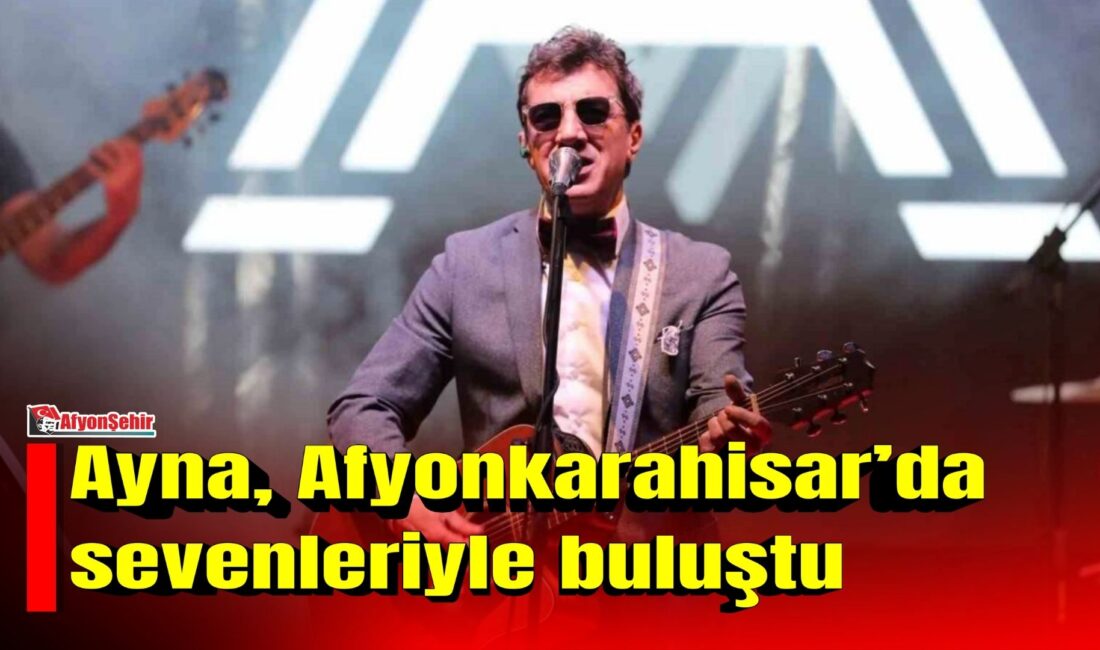 Afyonkarahisar’da 29 Ekim Cumhuriyet Bayramı kutlamaları kapsamında düzenlenen Ayna konseri,
