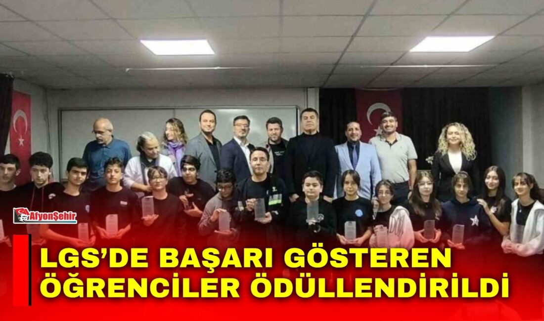 Afyonkarahisar Şehit Şükrü Karadirek Ortaokulu, LGS 2026’da önemli başarı elde