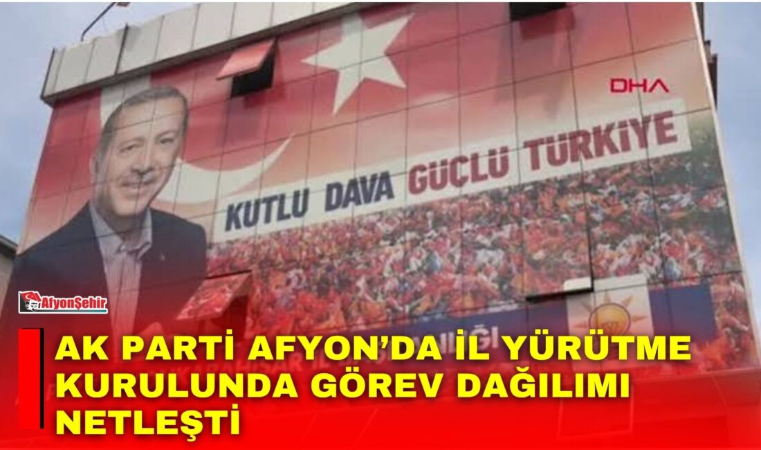 AK Parti Afyonkarahisar İl Başkanlığında İl Yürütme Kurulu üyeleri ve