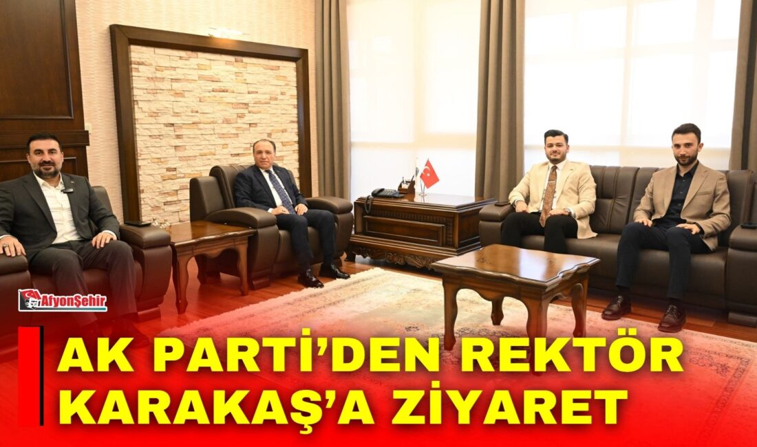 AK Parti Afyonkarahisar İl Başkanı Dr. Özgür Kavak, beraberindeki teşkilat