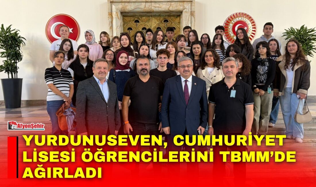 AK Parti Afyonkarahisar Milletvekili İbrahim Yurdunuseven, mezunu olduğu Afyonkarahisar Cumhuriyet