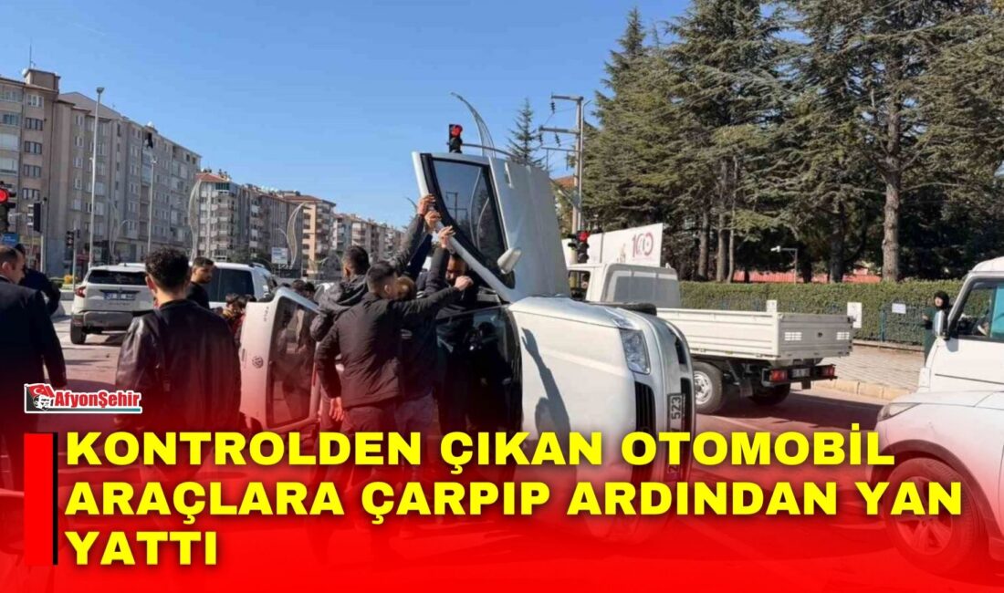 Afyonkarahisar’da kontrolden bir kırmızı ışıkta bekleyen iki araca çarpıp ardından