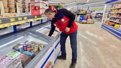 Afyonkarahisar’da tarımsal ürünlerin piyasa hareketlerinin izlenmesi amacıyla marketlerde fiyat takip