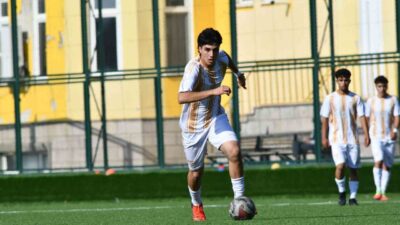 Kayserispor U19 takımının 16 yaşındaki genç yeteneği Ahmet Hüseyin Altun,