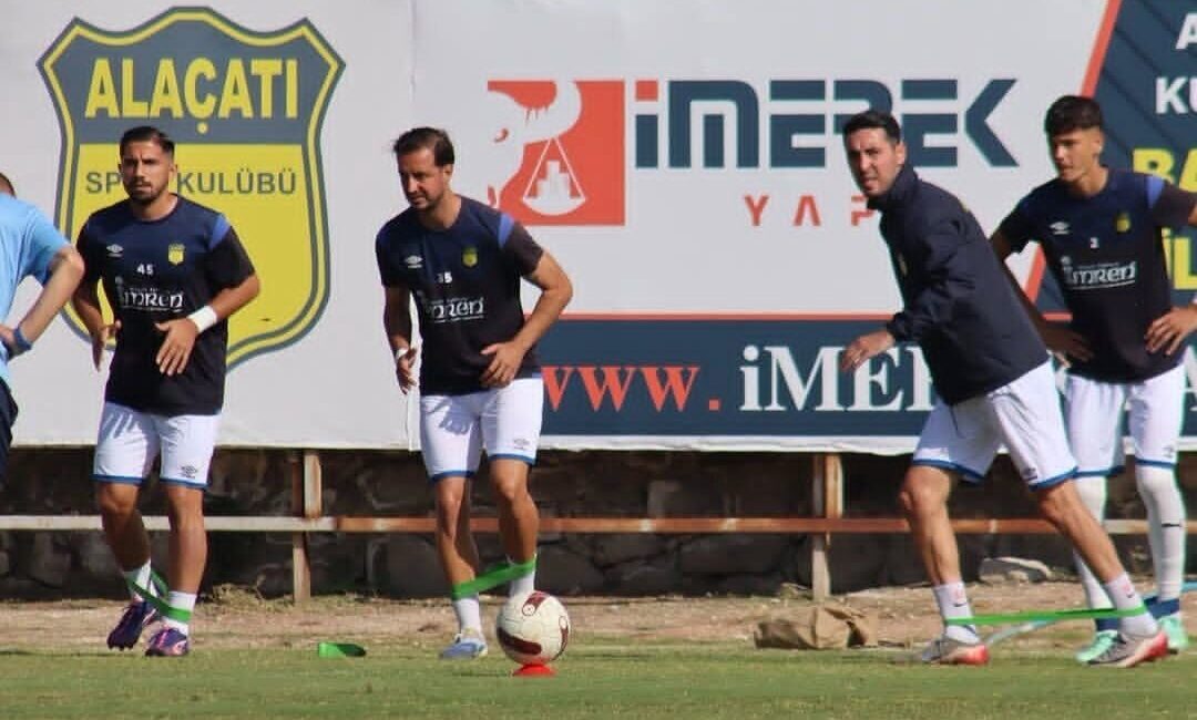 İzmir Süper Amatör Lig’de sezonun ilk maçında Eski İzmir Gençlik’i