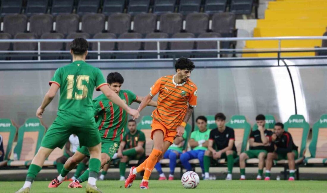 Corendon Alanyaspor, milli takım arasında Süper Lig ekiplerinden Amed Sportif