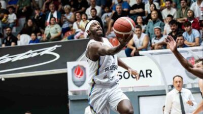Aliağa Petkimspor, Basketbol Süper Ligi’nin 5. haftasında deplasmanda Tofaş’ı 74-72