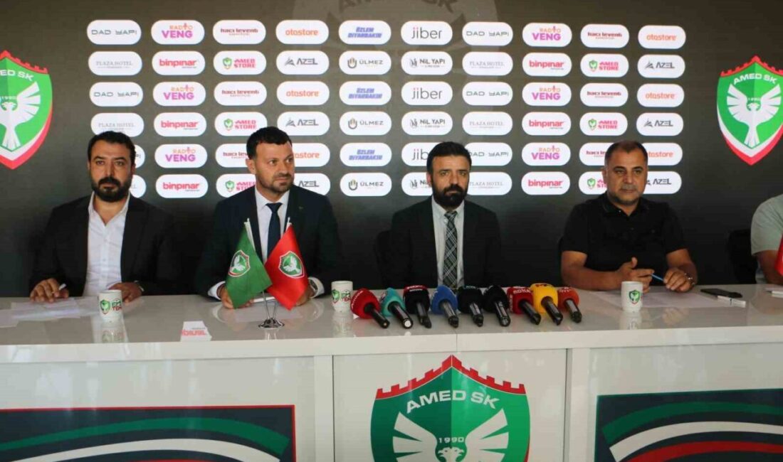 Amed Sportif Faaliyetler, Futbol Okulları Projesi’ni hayata geçirdiğini duyurdu. Şehmus