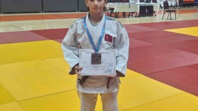 Denizlili milli sporcu Arife Aydınoğlu, Yunanistan’da düzenlenen Judo Yıldızlar Balkan