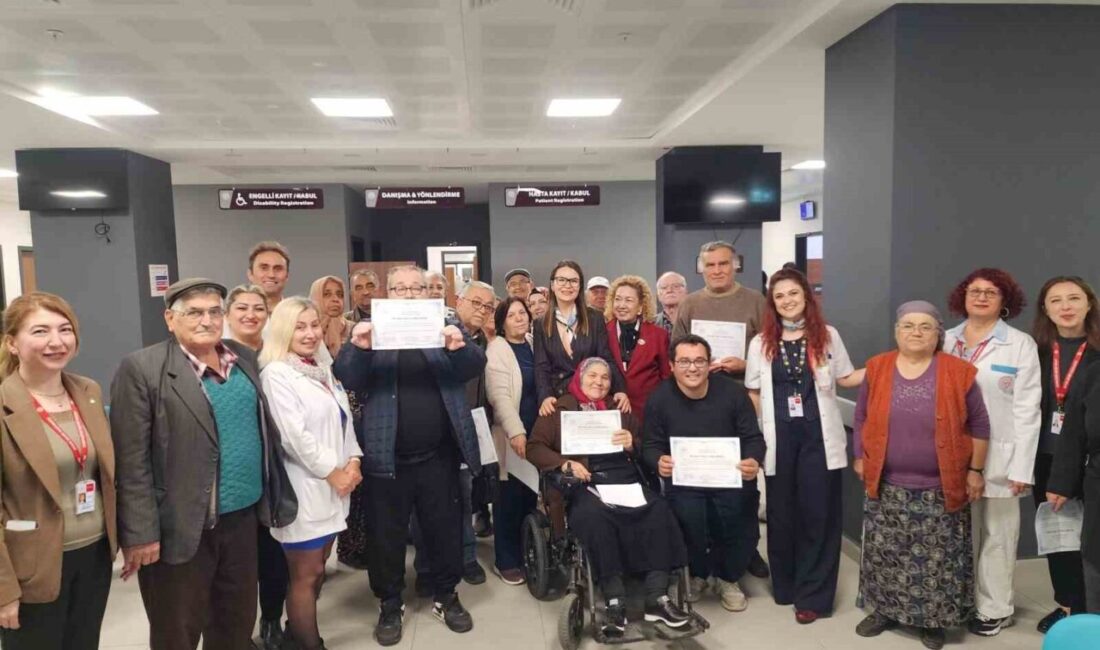 Aydın Şehir Hastanesi Diyabet Okulu’nda eğitimlerini tamamlayan 18 hastaya sertifikaları