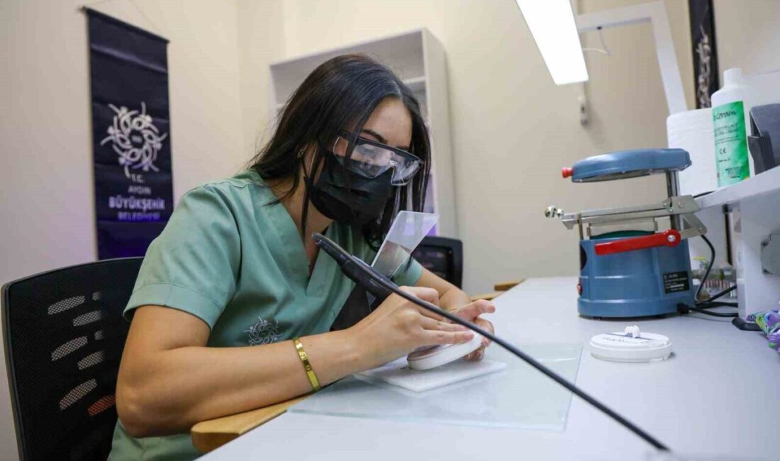 Aydın Büyükşehir Belediyesi bünyesindeki Diş Protez Laboratuvarı, 6 ilçedeki ağız