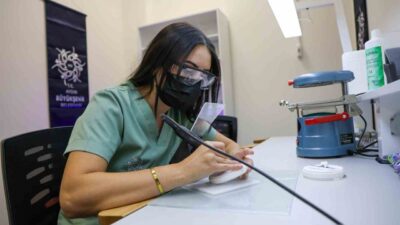 Aydın Büyükşehir Belediyesi bünyesindeki Diş Protez Laboratuvarı, 6 ilçedeki ağız
