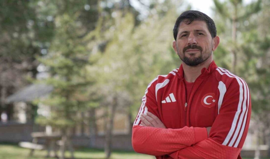 Türkiye Kadın Güreş Milli Takımı Teknik Direktörü Ayhan Sucu, Astana’da