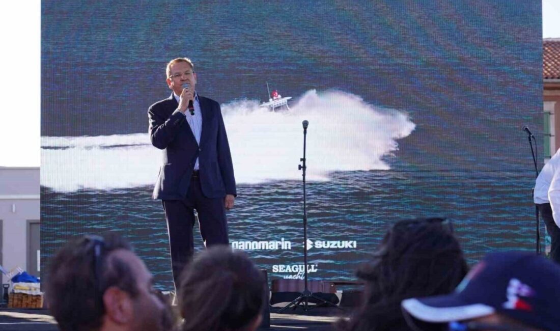 Balıkesir’in Ayvalık ilçesinde bu yıl ikinci kez düzenlenen Ayvalık Yat