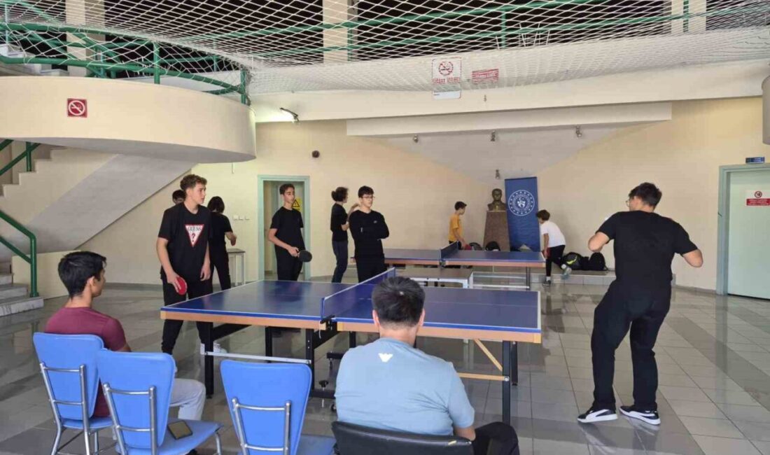 Balıkesir’de Cumhuriyet Bayramı spor etkinlikleri başladı Balıkesir’in Burhaniye ilçesinde 29 Ekim Cumhuriyet Bayramı’nın 103. yılı dolayısıyla