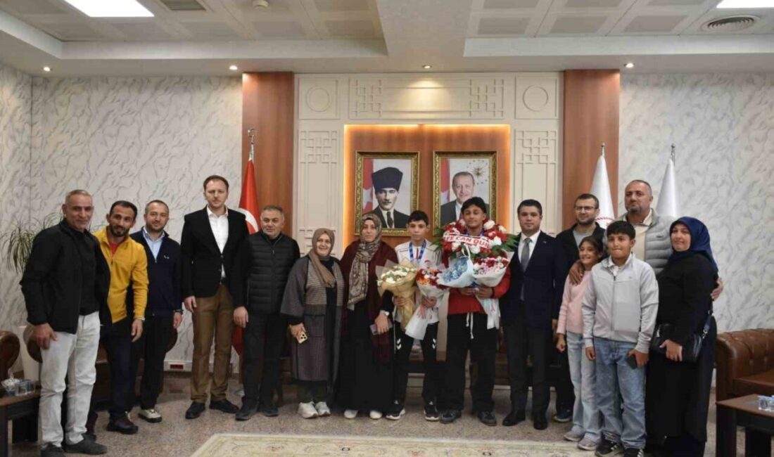 Güreşte Balkan şampiyonu olan Erzurum Gençlikspor Kulübü ve SEM Sporcusu