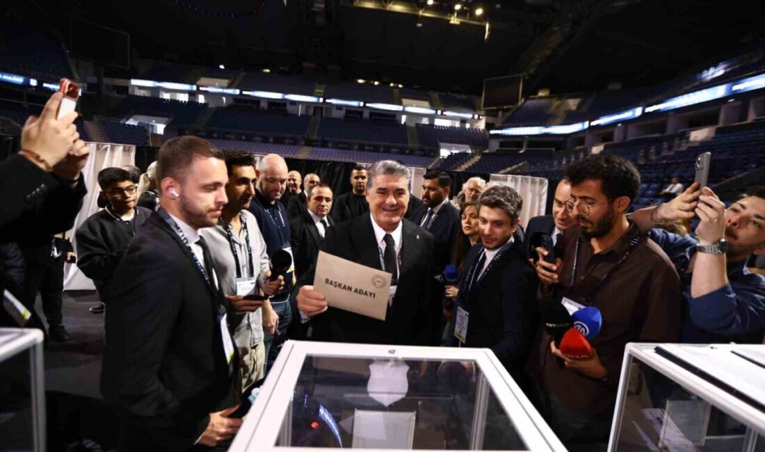Beşiktaş Başkanı Serdal Adalı, olağanüstü seçimli genel kurul toplantısında oyunu