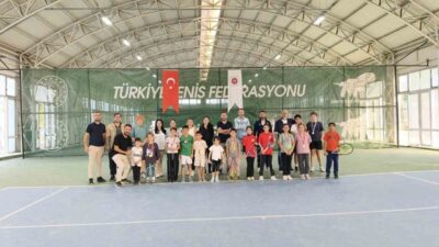Batman’da Amatör Spor Haftası kapsamında düzenlenen tenis turnuvası, 200 sporcunun