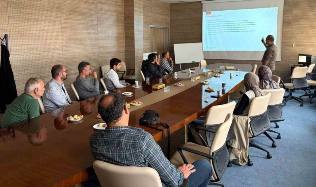 Bayburt’ta aile hekimlerine yönelik ’Tanıdan Tedaviye Güncel Yaklaşımlar: Gebelik, Kadın