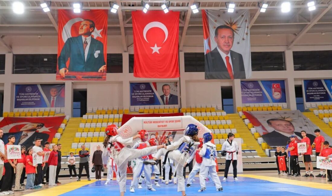 Bayburt’ta 5-11 Ekim Amatör Spor Haftası kapsamında Yeni Spor Salonu’nda