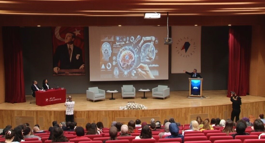 Atlas Üniversitesi’nde düzenlenen Nörofest 2026’da nörobilimin geleceği ve multisipliner yönü,