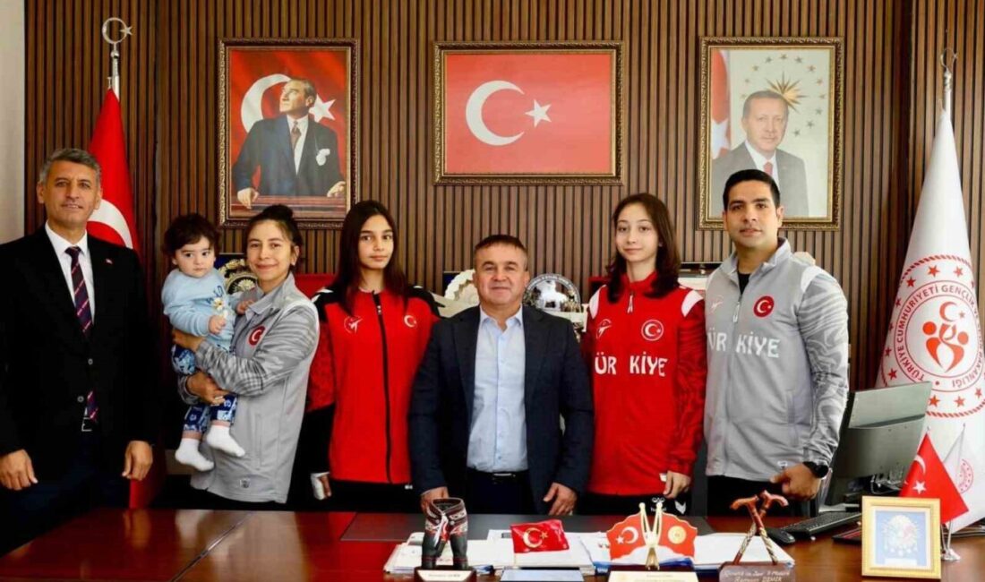 Bilecikli tekvando sporcuları Neslişah Ençok ve Azra Asel Çam, uluslararası