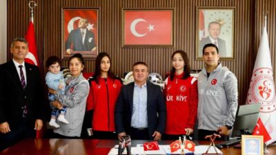 Bilecikli tekvando sporcuları Neslişah Ençok ve Azra Asel Çam, uluslararası