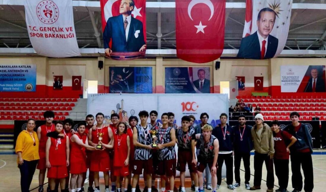 Bilecik’te Okul Spor Faaliyetleri Genç Erkekler Basketbol Müsabakalarında madalyalar sahiplerini