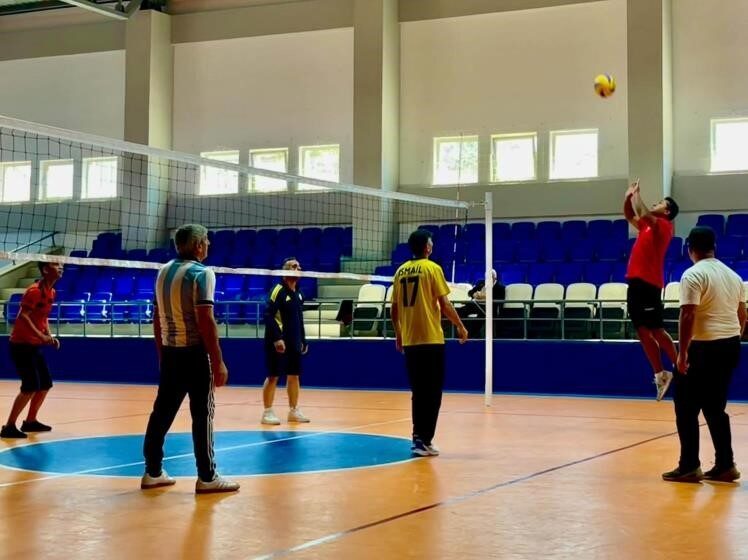 Bilecik’te kurumlar voleybol maçında buluştu Bilecik’in Pazaryeri ilçesinde kurumlar voleybol maçında buluştu. Bilecik’in Pazaryeri ilçesinde