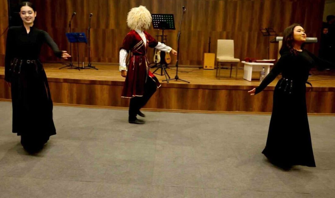 Bilecik’te öğrenci yurdunda Kafkas rüzgârı Bilecik’te öğrenci yurdunda Kafkas rüzgârı esti. Bilecik Gençlik ve Spor