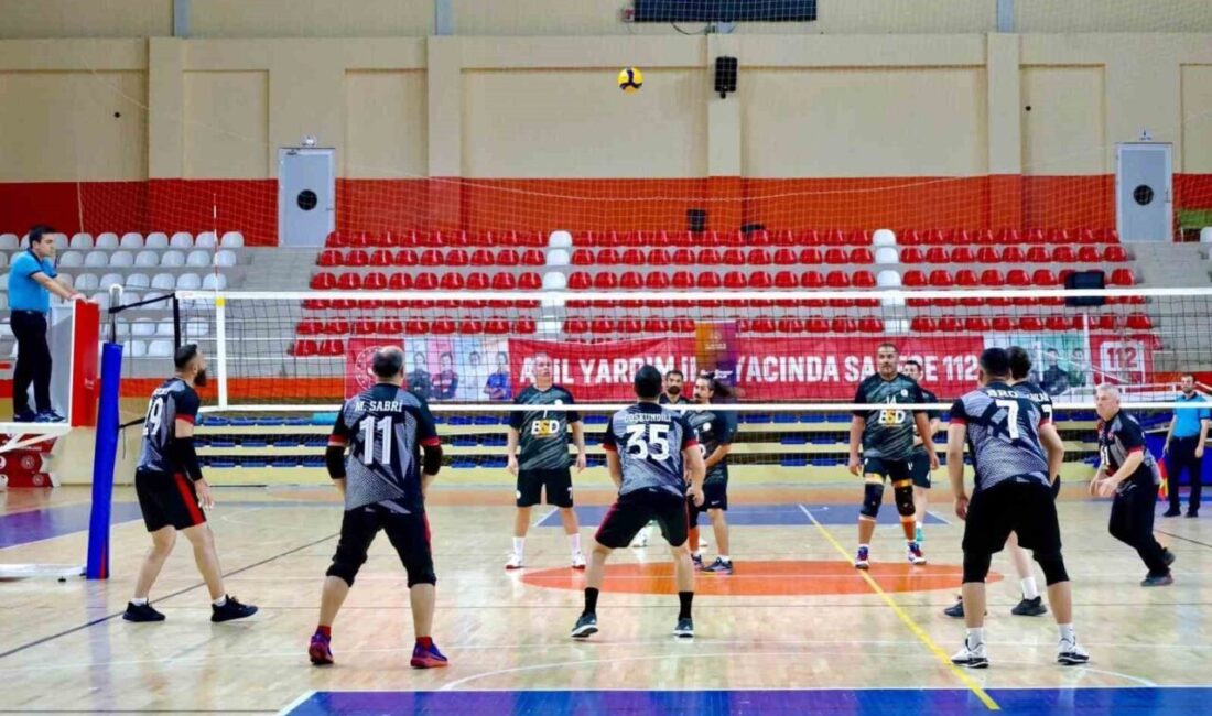 Bilecik’te kamu çalışanlarının voleybol şampiyonları belli oldu. Bilecik Gençlik ve